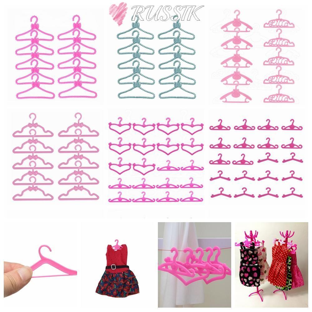 ROUSSIK 10/20PCS Miniature ไม้แขวนเสื้อของเล่นพลาสติกสีชมพูของขวัญเด็กผู้หญิง 1:6 Scale