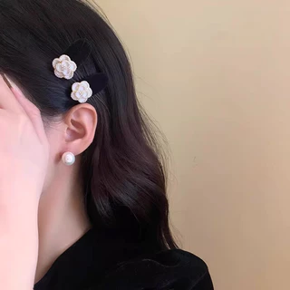 กิ๊บติดผมสไตล์ฝรั่งเศสหรูหรา ประดับไข่มุกเทียมและดอกคามิเลีย สำหรับผู้หญิง ผิวสัมผัสกำมะหยี่