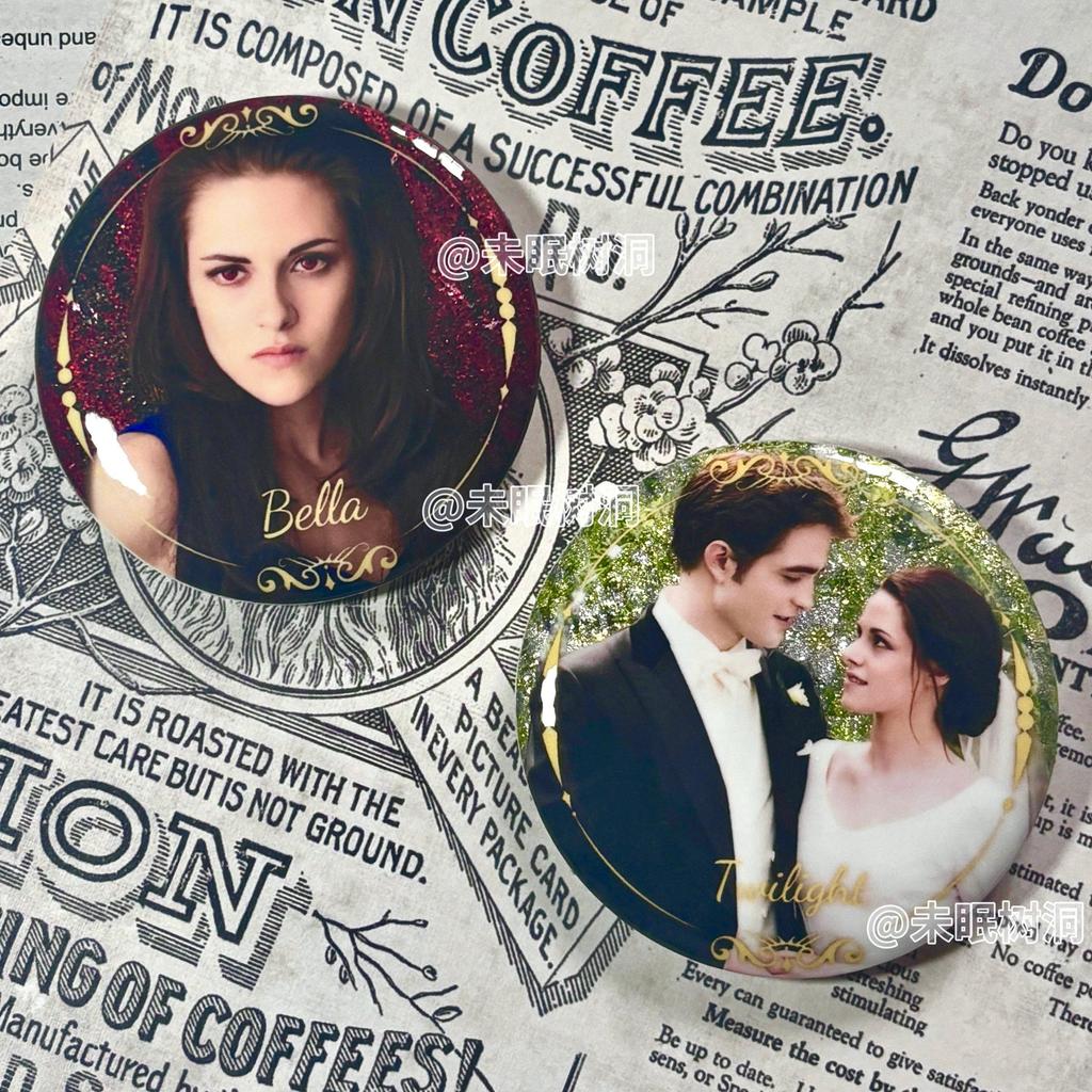 Twilight Twilight Bella Edward Double Flash Badge สินค้าภาพยนตร์
