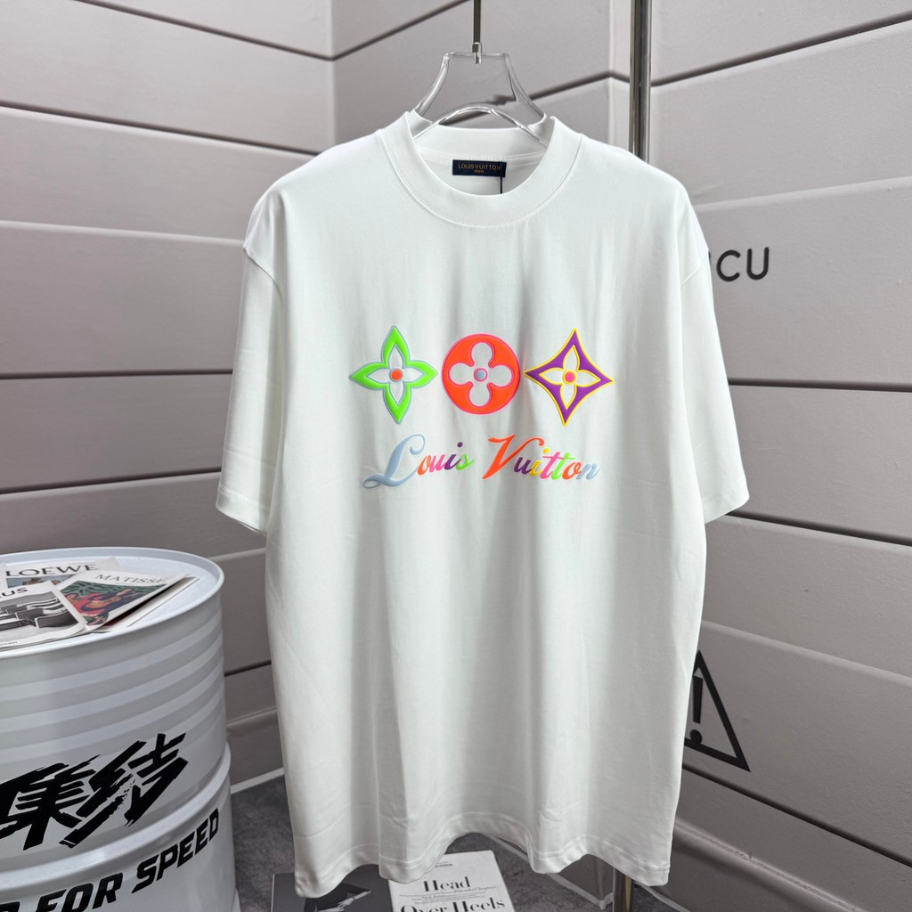 LO% UIS VU & ITTON/L @ V2026 Star คลาสสิกรอบคอแขนสั้นเสื้อยืดผู้ชายผู้หญิงรอบคอ Slim-Fit อเมริกันอิน