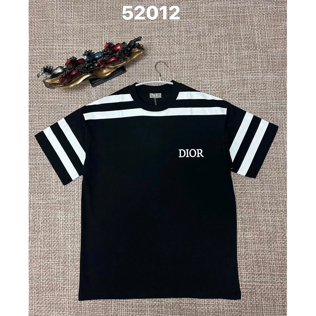 Dior เสื้อยืดแขนสั้นผ้าฝ้ายแท้ พิมพ์โลโก้ ใส่ได้ทุกวัน เหมาะทั้งชายและหญิง