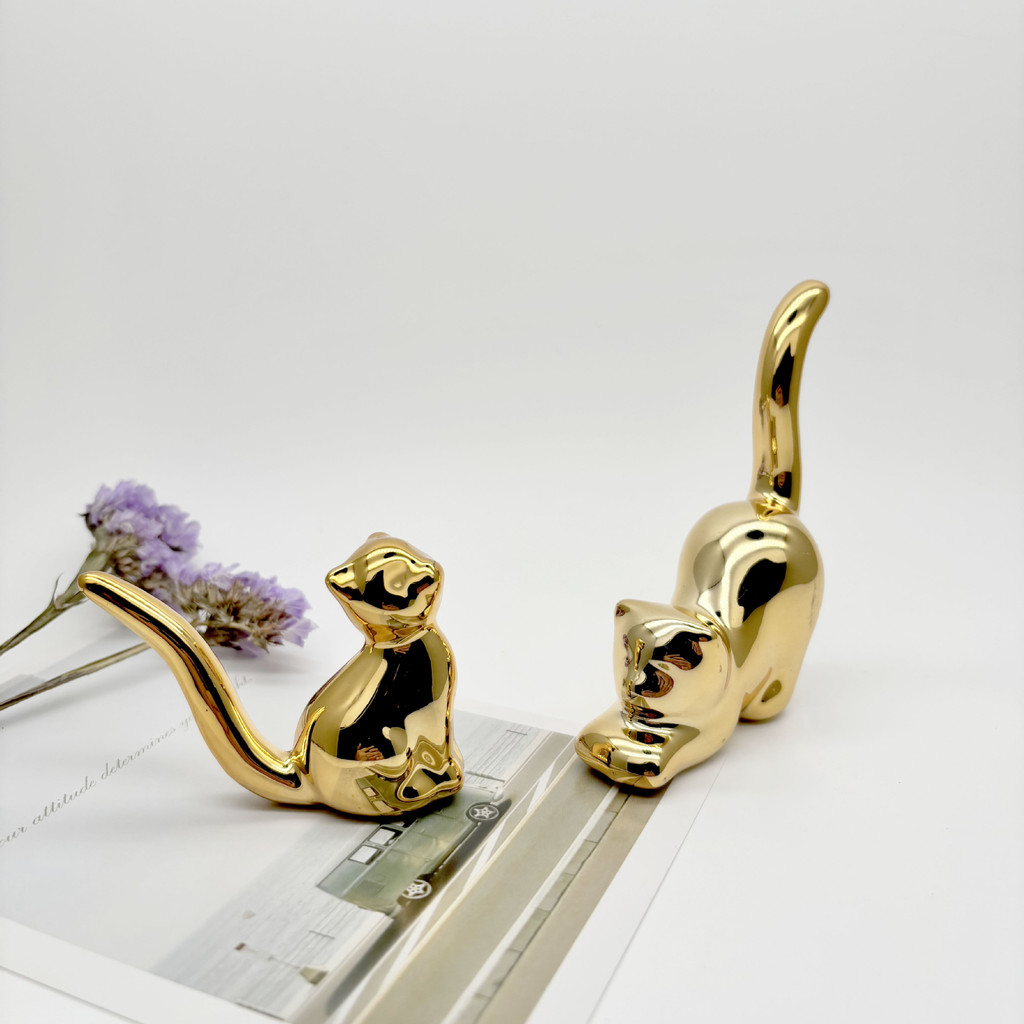 Nordic isn เซรามิคหัตถกรรม Creative Electroplating Cat แหวนสร้อยคอเครื่องประดับสัตว์หน้าต่างตกแต่ง V