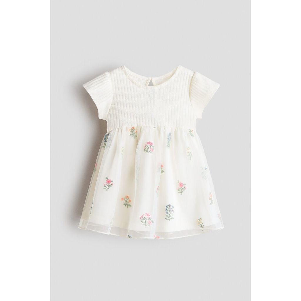 H&M(เอชแอนด์เอ็ม) เดรสกระโปรงตูลล์ปักลาย เด็กทารก 1336536_1