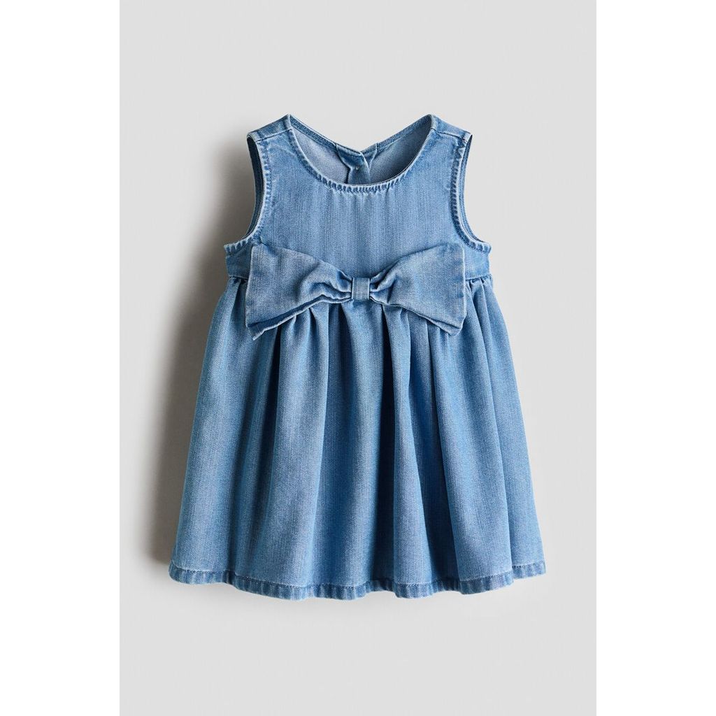 H&M(เอชแอนด์เอ็ม) เดรสยีนส์ดีไซน์โบว์ เด็กทารก 1331814_1