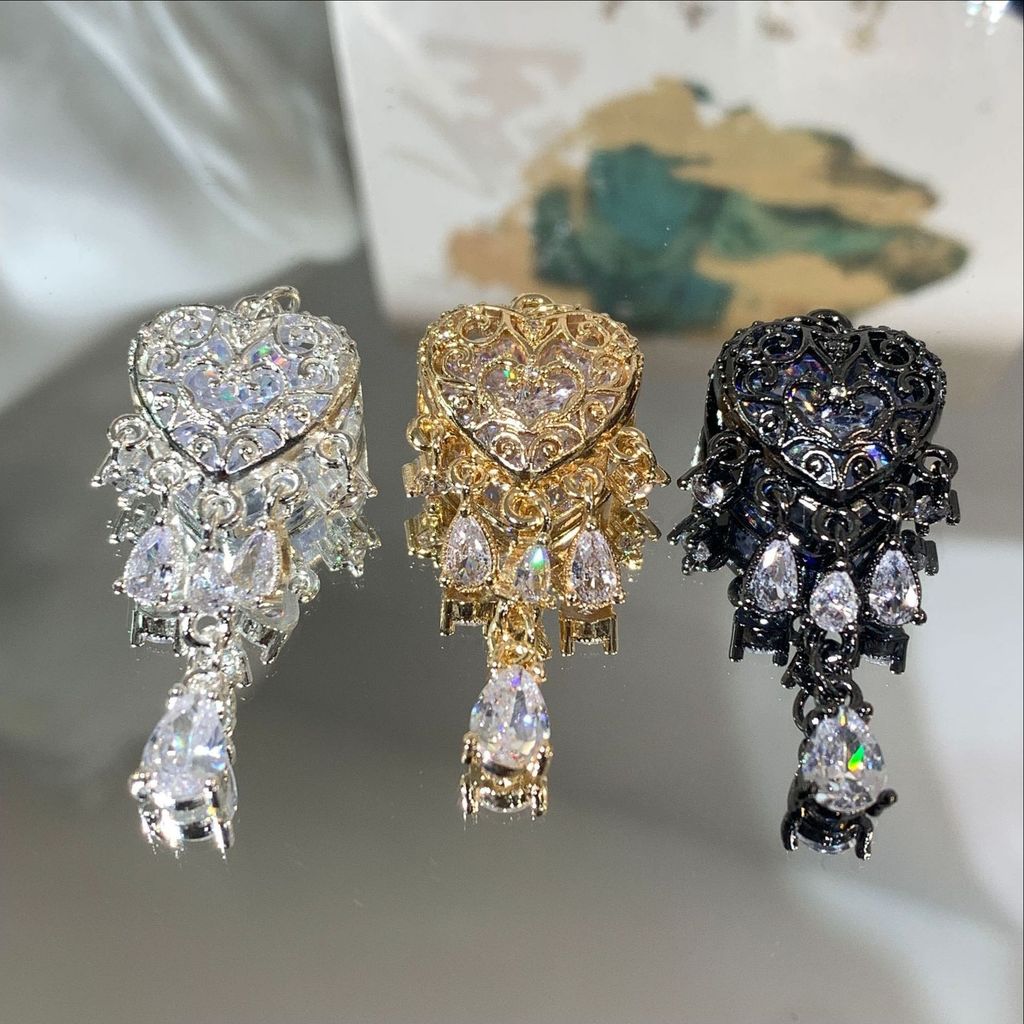 จี้ 14k หัวใจกลวงสไตล์พระราชวัง