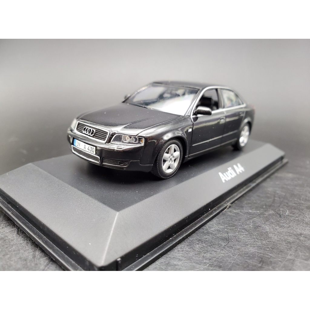 [พร้อมสต็อก] 1: 43 ออดี้ ก4 ข6 รถรุ่นสีสีเทาเข้มเล็กๆน้อยๆเหมือนสีดําใต้แสงมืดกล่องกระดาษเป็น4รังไข่