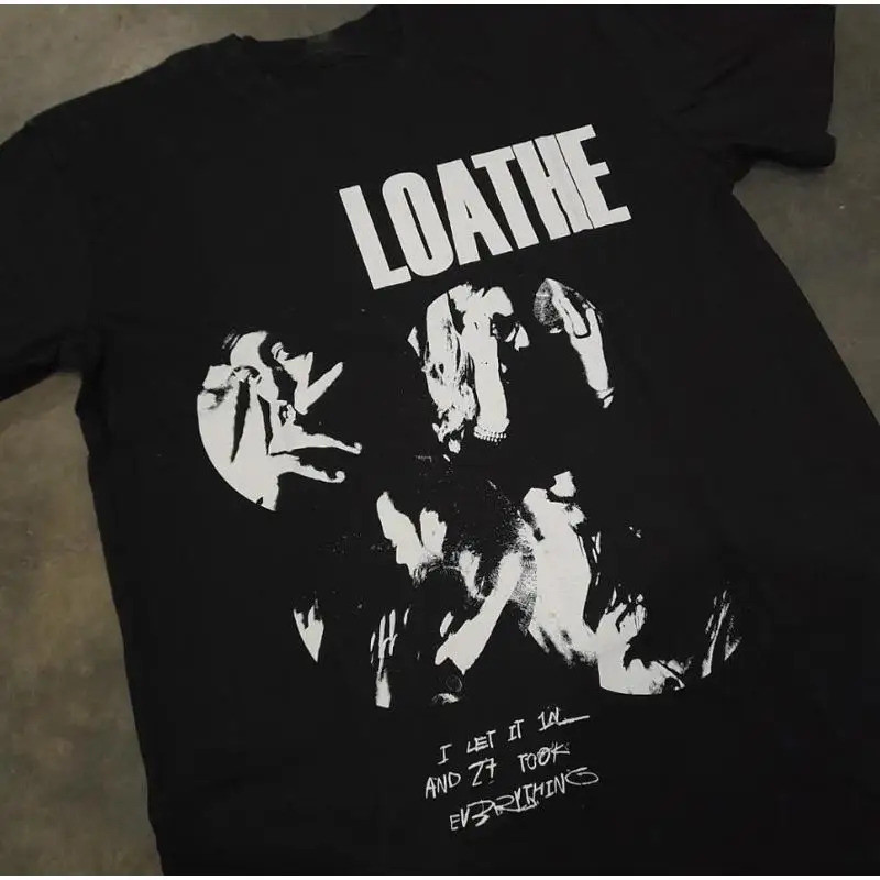 เสื้อยืดคอตตอนหนาสีดำขนาดเต็มตัวสำหรับคนรักดนตรีวง Loathe Band