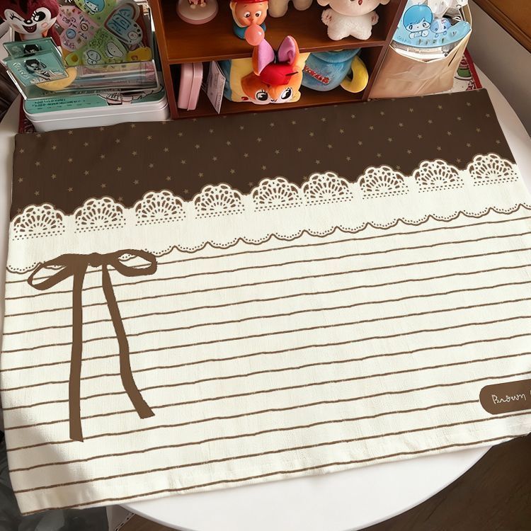ผ้าปูโต๊ะฟลานเนลสไตล์ครีมโบว์น่ารัก ป้องกันรอยขีดข่วน สำหรับหอพักโต๊ะกาแฟถ่ายรูปพื้นหลัง 90x60 ซม.