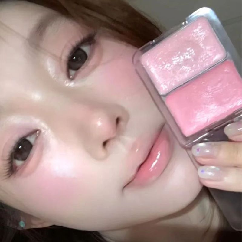 Korean-style dewy skin god duo: dewy blush cream and highlighter in a volumizing shade for naturally