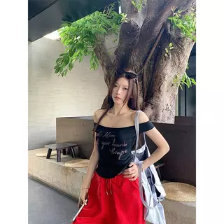 พร้อมส่ง เสื้อผู้หญิง ไหล่ตรง เสื้อยืดประดับตัวอักษรและเพชร เสื้อครอปแขนสั้น สไตล์น่ารักเข้ารูป