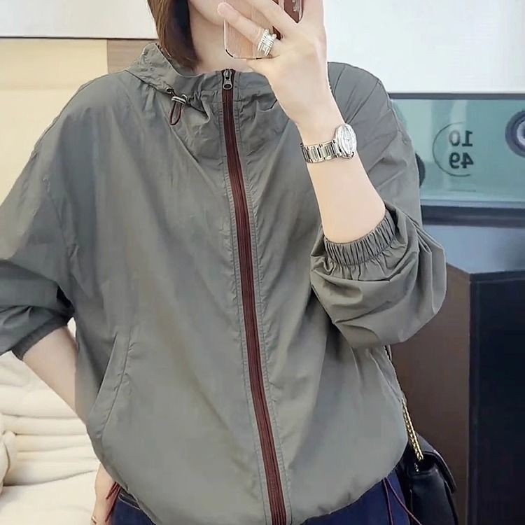 แฟชั่นเสื้อผ้าสั้นผู้หญิง แบบหลวมระบายอากาศได้ดี สำหรับกลางแจ้ง ยามฤดูร้อน แจ็คเก็ตอินเทรนด์