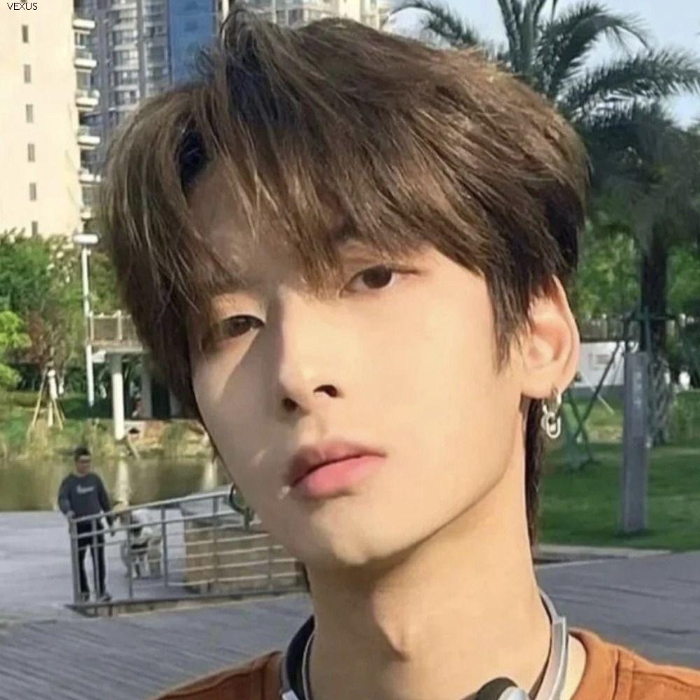 Vxus วิกผมสั้นสำหรับผู้ชาย สังเคราะห์ แฟชั่นและคอสเพลย์ พร้อมสไตล์ธรรมชาติและฮาโลวีนสีดำ