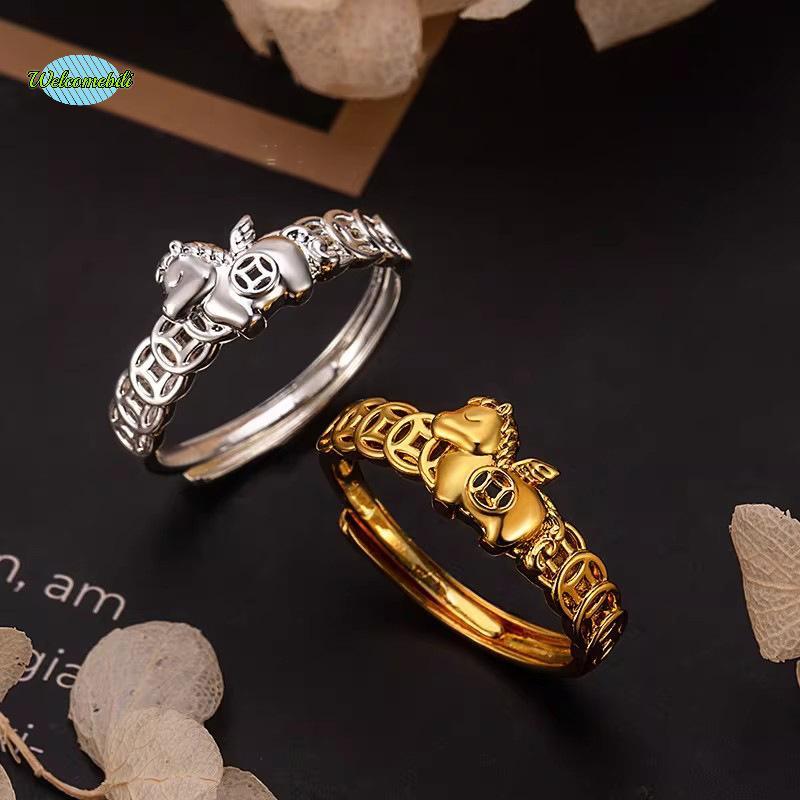 แหวนทรงเหรียญลายม้าสำหรับปีใหม่ สวมใส่ง่าย และดูหรูหรา เหมาะเป็นของขวัญปีนักษัตรใหม่