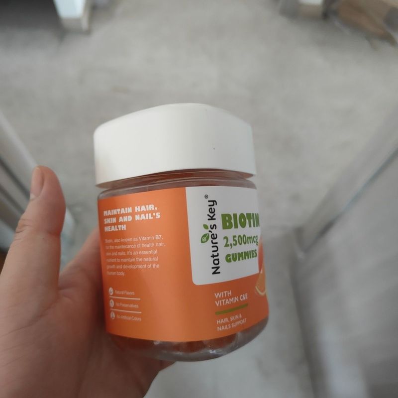 American NaturesKey NaturesKey NaturesKey Biotin Adult Hair Care Nail Care รสส้ม Gummy 60 แคปซูล 3.4