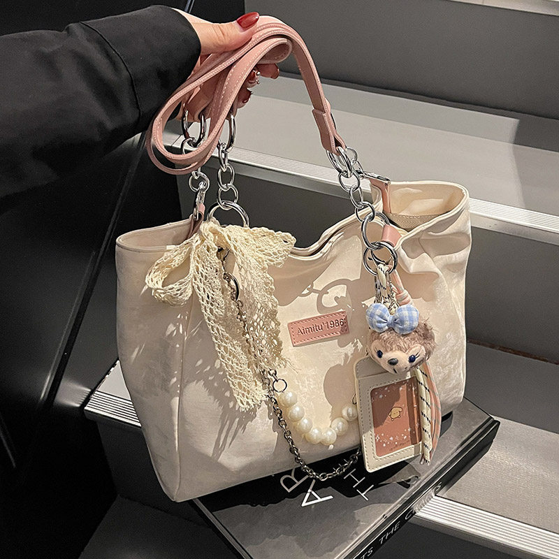 กระเป๋าAmy Rabbit คล้องบ่าแบบวัยรุ่น ออกแบบตามเทรนด์แฟชั่น ใช้งานได้หลากหลาย