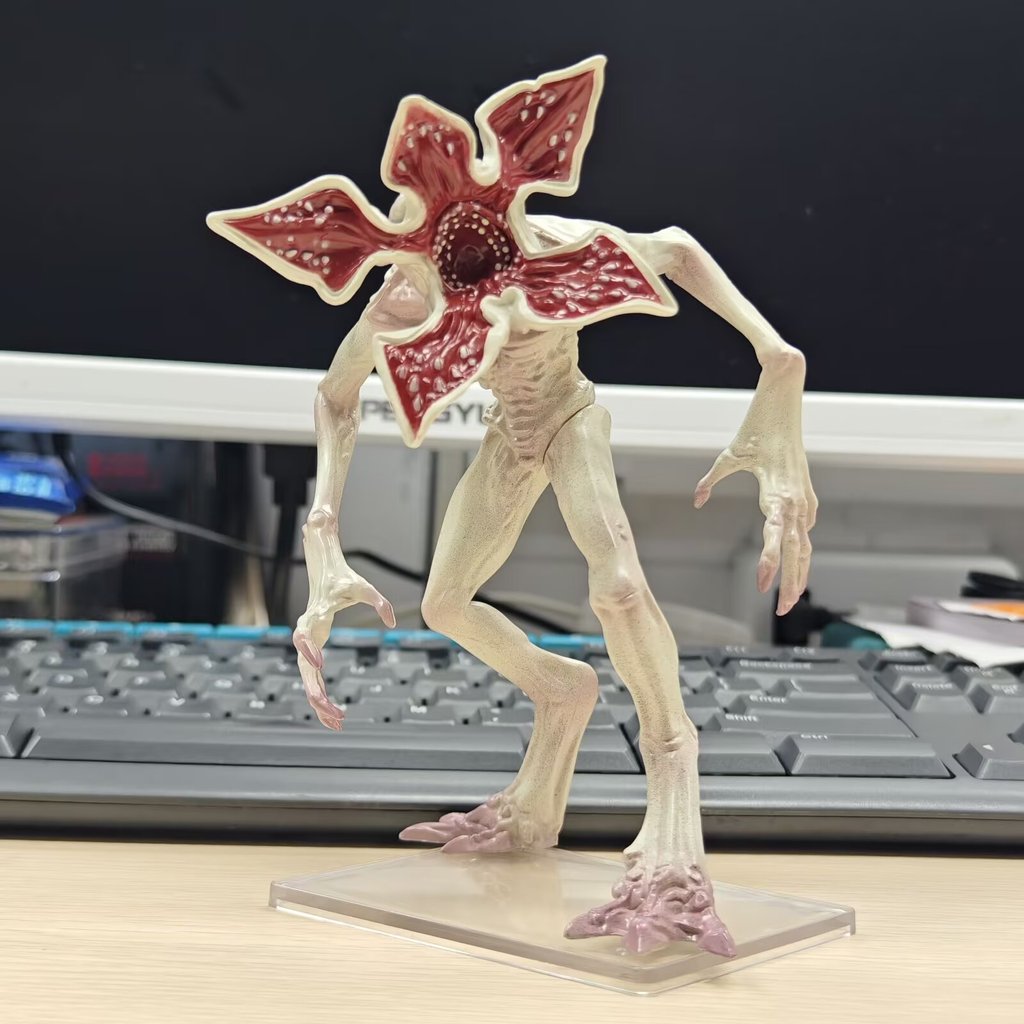 Stranger Things Mini Epics Demogorgon ฟิกเกอร์พีวีซีไวนิลขนาด 6.4 นิ้ว