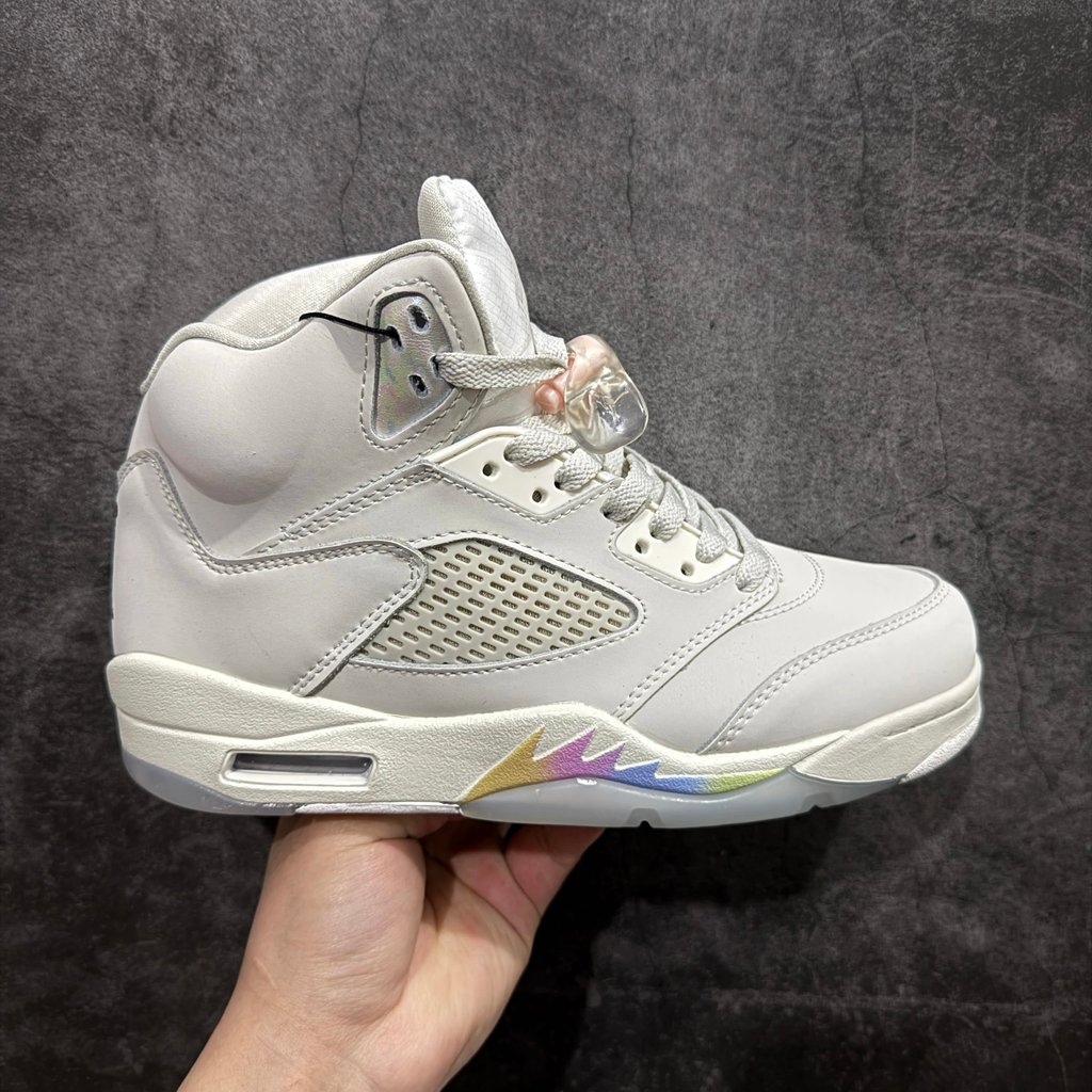 รองเท้าฟุตบอล retro Air Jordan 5 Retro SE แบบปีมังกร สไตล์ฉลาด สำหรับช่วงเทศกาลตรุษจีน