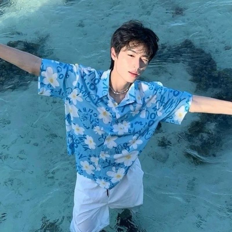 薄荷曼波穿搭 夏季冰丝花衬衫男短袖短裤高级感痞帅海边沙滩套装4.1Mint Mambo Outfit: Summer Ice Silk Floral Shirt for Men, Short Slee
