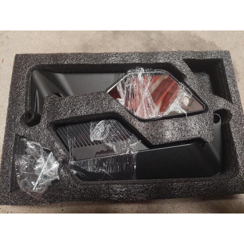 กระจก Rizoma SM1 - Stealth Naked Max สําหรับ SH / Vespa / PG1 / XSR / CB / Z1000 / Duke 790 / Ducati