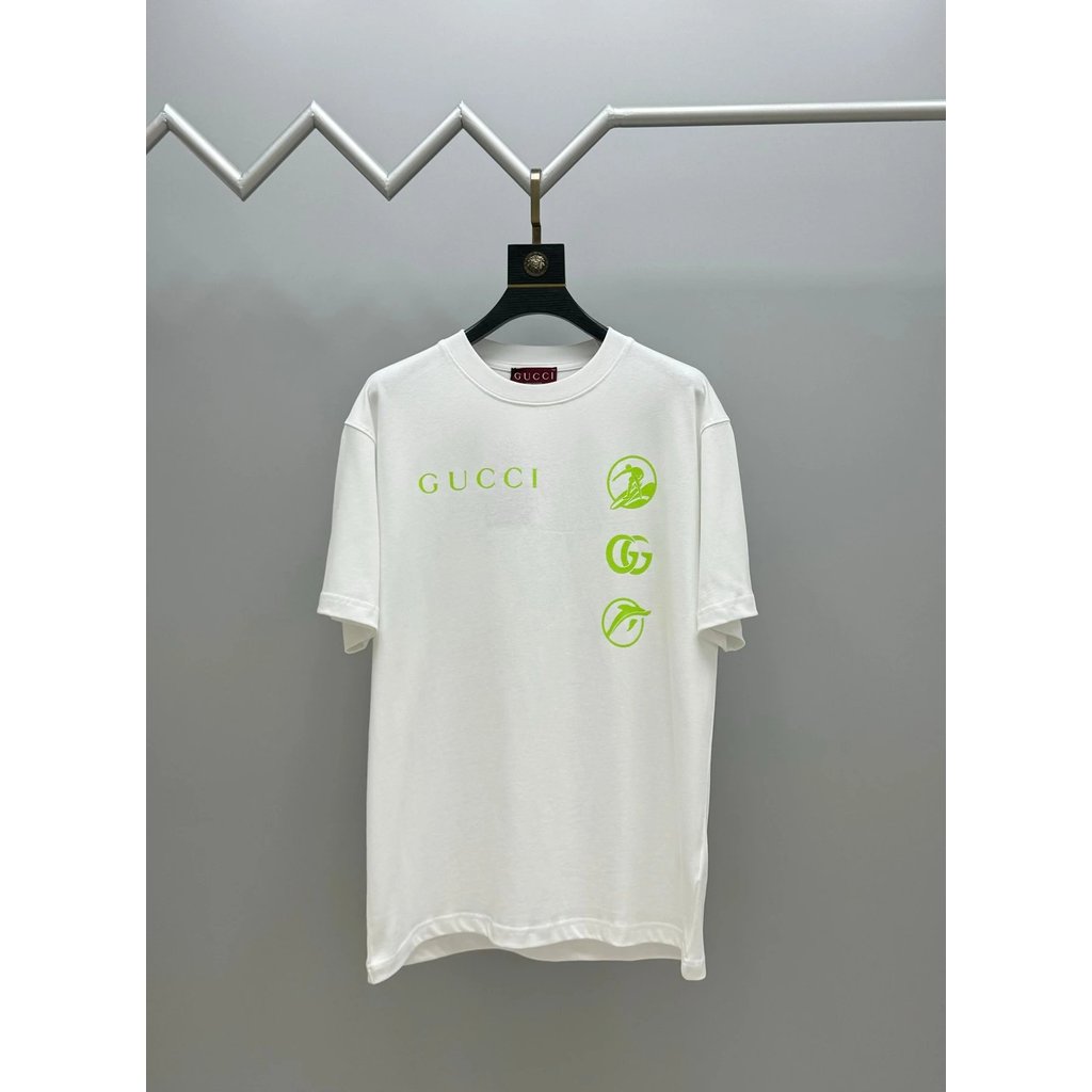 Gucci ฤดูกาล 26SS แขนสั้นพิมพ์โลโก้รอบคอ ผ้าฝ้ายแท้ ไซส์.OS ทรงหลวม