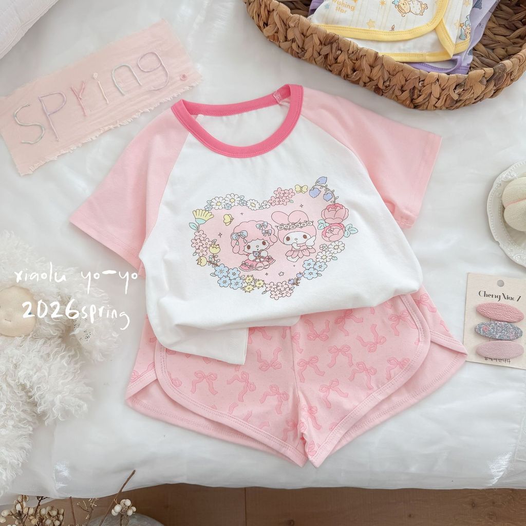 ชุดเสื้อยืดและกางเกงขาสั้นสำหรับเด็กSANRIO ลายคุโรมิ พิมพ์สีสดใส เหมาะสำหรับสวมใส่ในฤดูร้อน ราคา ถูกที่สุด ดีลบีเคเค แกลเลอรีภาพที่ 6