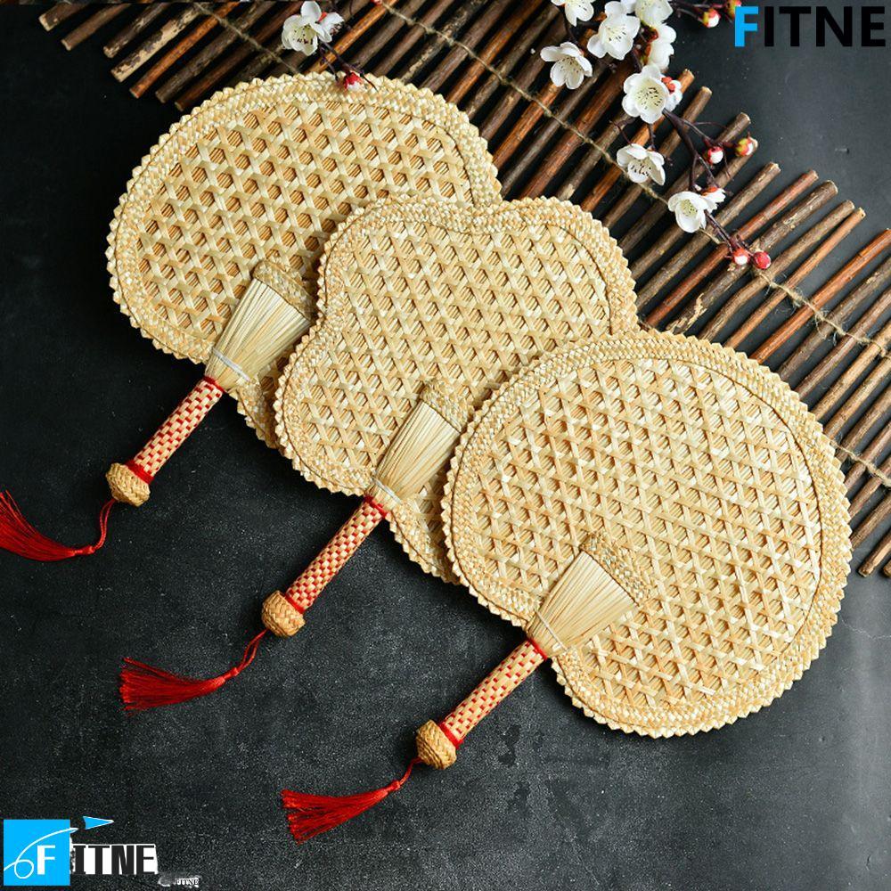 FITNE พัดลมมือฟางข้าวสาลีหัวใจ Pushan เป็นมิตรกับสิ่งแวดล้อมตกแต่งพัดลมระบายความร้อนทอมือเก่า