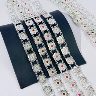 สังวาลย์ลายดอกแม่การะเกด ประดับชุดไทย งานละเอียด สีเงิน–สีทอ…