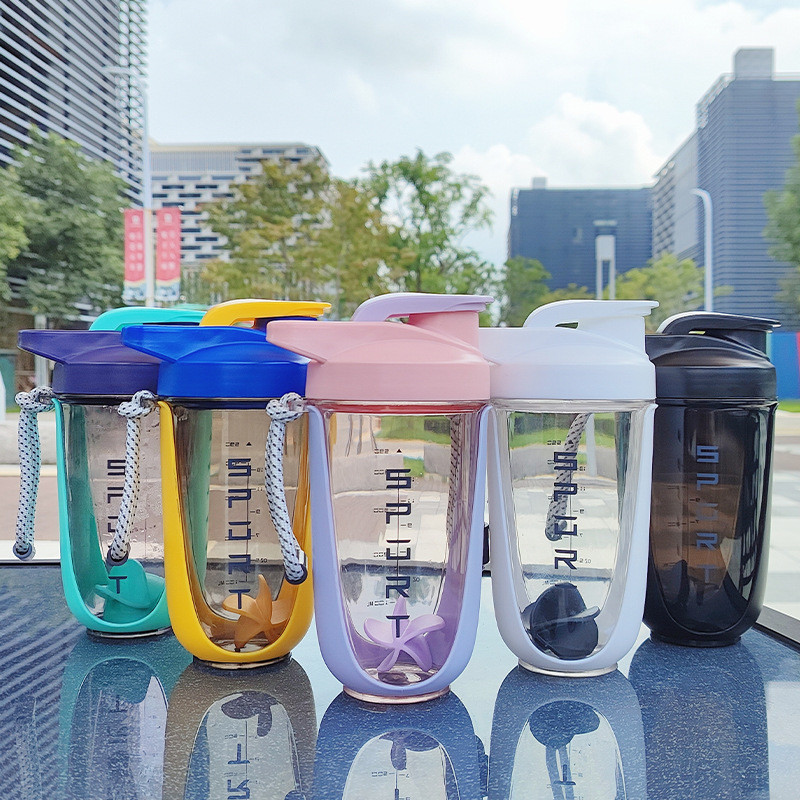 590ML Shaker Cup Outdoor Sports Protein Powder Milkshake Cup High-value Portable Plastic Water Cup S