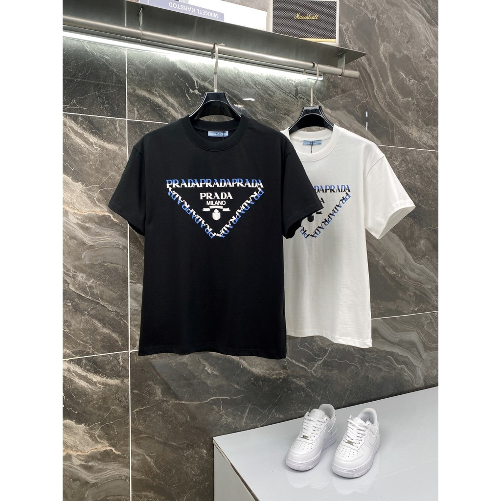 เสื้อยืด.PRADA สำหรับทั้งชายและหญิง ลายพิมพ์ O73R เสื้อยืดลำลองแบรนด์ PRADA