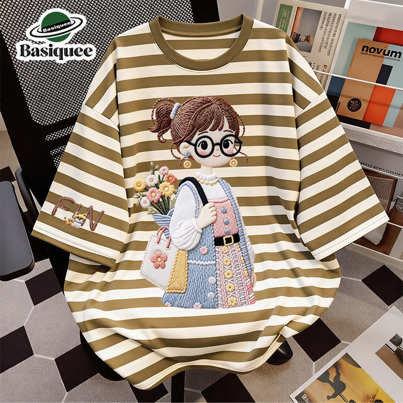 🌷ChillTee🌷เสื้อยืดลายทางโอเวอร์ไซส์ Unisex ผ้าฝ้ายพรีเมี่ยม เนื้อนุ่มพิเศษ ลาย "FIN girl"เสื้อยืดผู้หญิง 【COD】