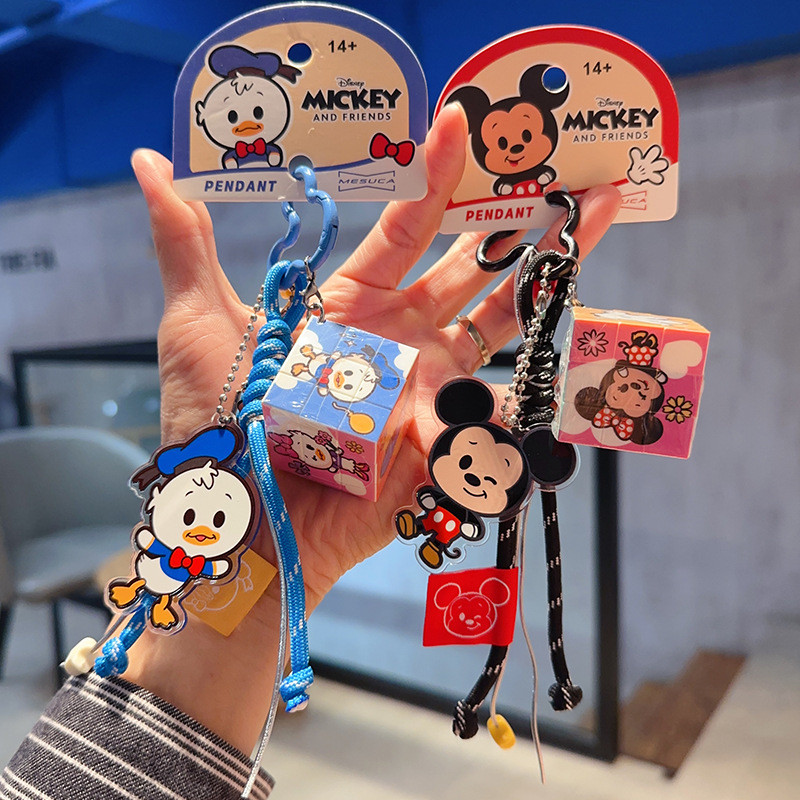 ของแท้ Disney Goofy Mickey Cube พวงกุญแจ/การ์ตูนของเล่นเพื่อการศึกษากระเป๋านักเรียนจี้