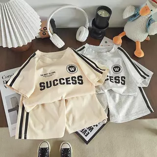 MooDeng Baby เสื้อ+กางเกง ชุดเซตเด็กชาย สกรียลาย สีครัม สีเทา แขนสั้น ขาสั้น ผ้าฝ้าน นุ่ม ใส่สบาย