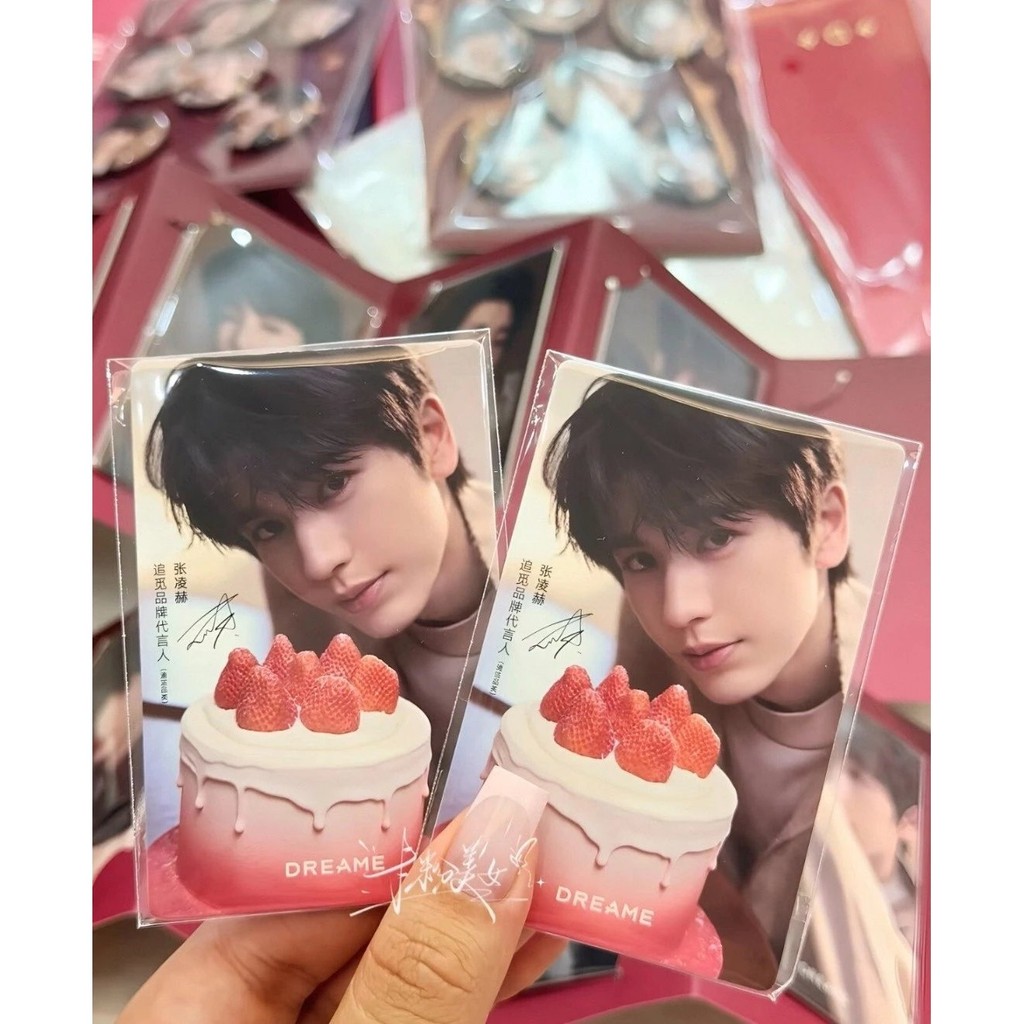 Zhang Linghe Pursuit Merchandise โปสการ์ดการ์ดขนาดเล็กการ์ดออฟไลน์เค้กสตรอเบอร์รี่ Hyuk วันเกิดเพื่อนร่วมชั้นการ์ดของขวัญ#张凌赫追觅周边明信片小卡线下卡片 สตรอเบอร์รี่เค้กเขาวันเกิดเพื่อนร่วมชั้นบัตรของขวัญ
