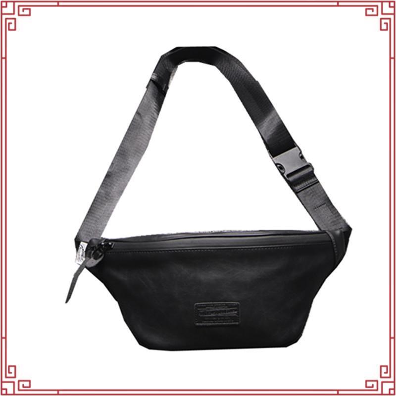 Mc JEANS กระเป๋าสะพายอเนกประสงค์ กระเป๋า ผ้า mc แท้ คาดอก คาดเอว รุ่นขายดี มีให้เลือก 2 รุ่น น้ำหนัก