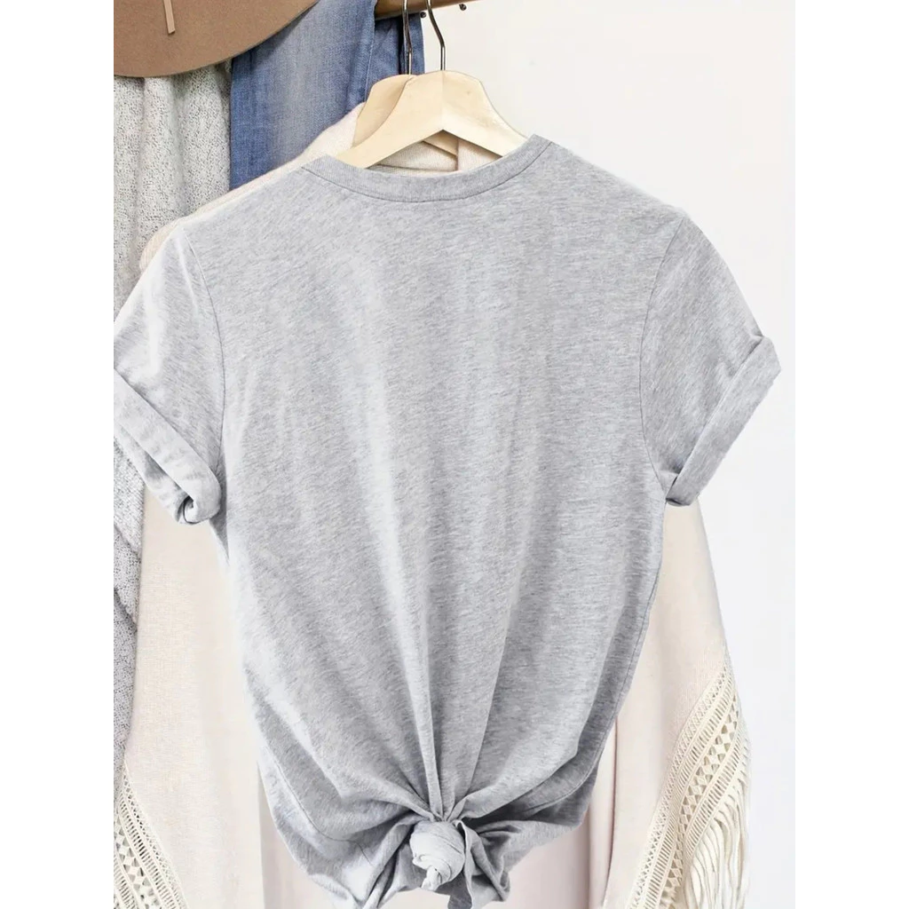 เสื้อยืดผู้หญิงลายดอกกุหลาบแดงและหัวใจสีดำ แขนสั้นคอกลม thumbnail 9