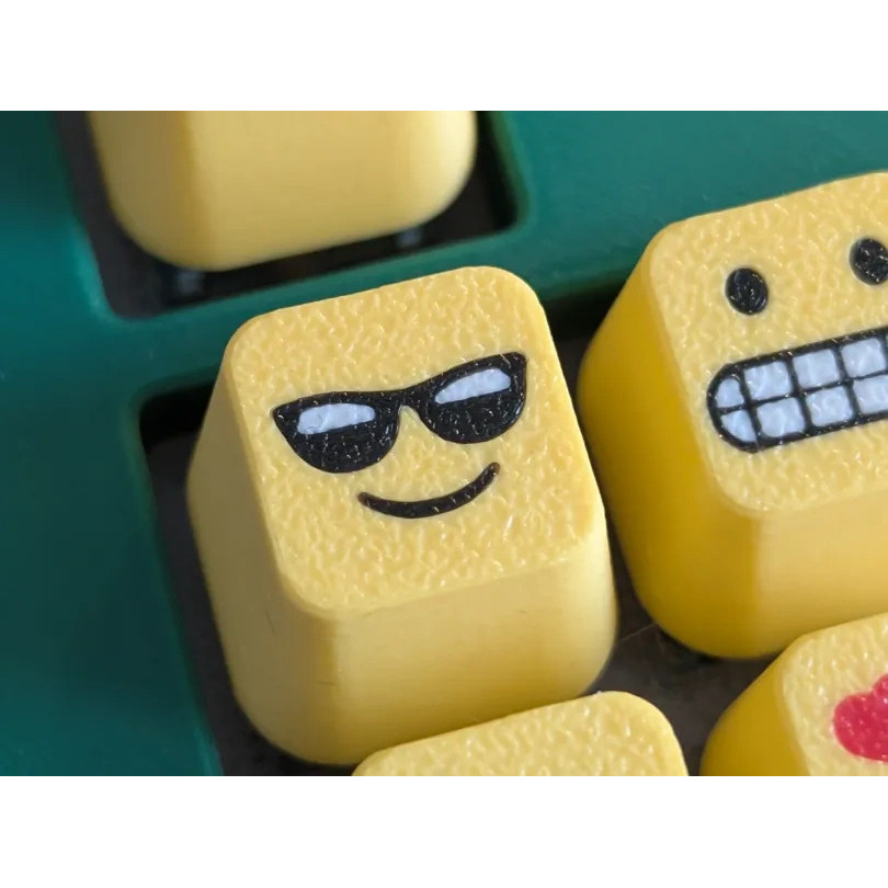 [Meow.sensei] แว่นกันแดด Emoticon Keycap
