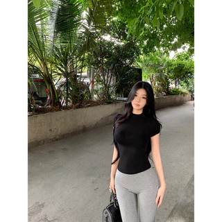 <Moses Queen> เสื้อยืดแขนสั้นคอสูงเนื้อผ้าบางเบาสำหรับผู้หญิง เสื้อตัวในสุดเซ็กซี่สำหรับฤดูร้อน