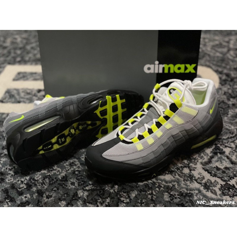 รองเท้าผ้าใบ Nike Air Max 95