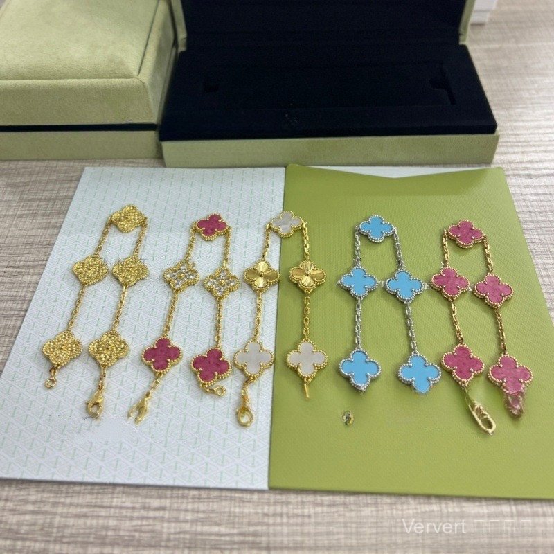 Four-Leaf Clover สร้อยข้อมือห้าดอกไม้บางผู้หญิงชุบ 18K โรสโกลด์อาเกตสีแดงสร้อยข้อมือหรูหรา ins