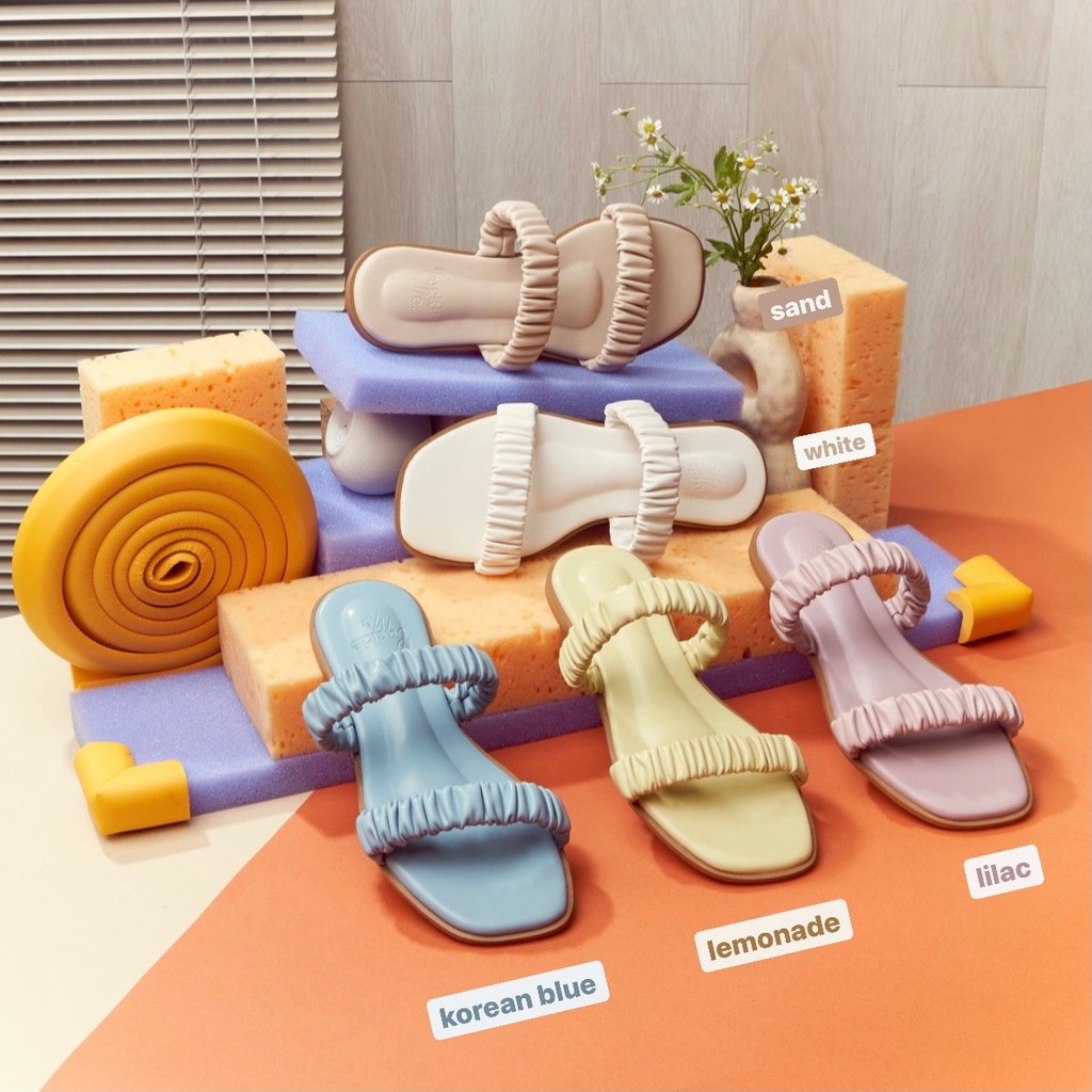 Buckle Me รองเท้าแตะแบบสวม Waffle พร้อมส่ง
