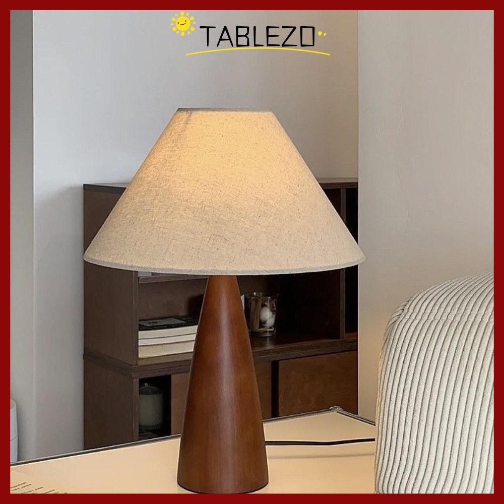 โคมไฟตั้งโต๊ะไม้ TABLEZO ทำจากไม้ มีดีไซน์วินเทจ เหมาะสำหรับการตกแต่งห้องนอนในสไตล์เรียบง่าย
