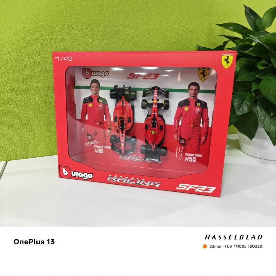 ระหว่าง Mega 1: 43 Ferrari SF-23 MCL60 Red Bull RB19 Benz W14F1 รถของเล่น 4.6