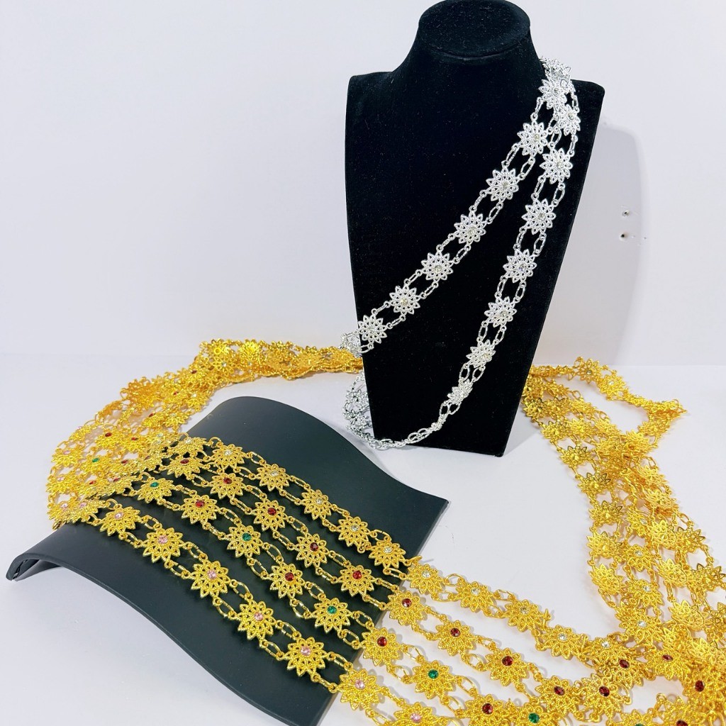 สังวาลย์ประดับอกชุดไทย ลายดอกไม้ไทยโบราณ ฝังพลอยสีสวย - รูปที่ 3