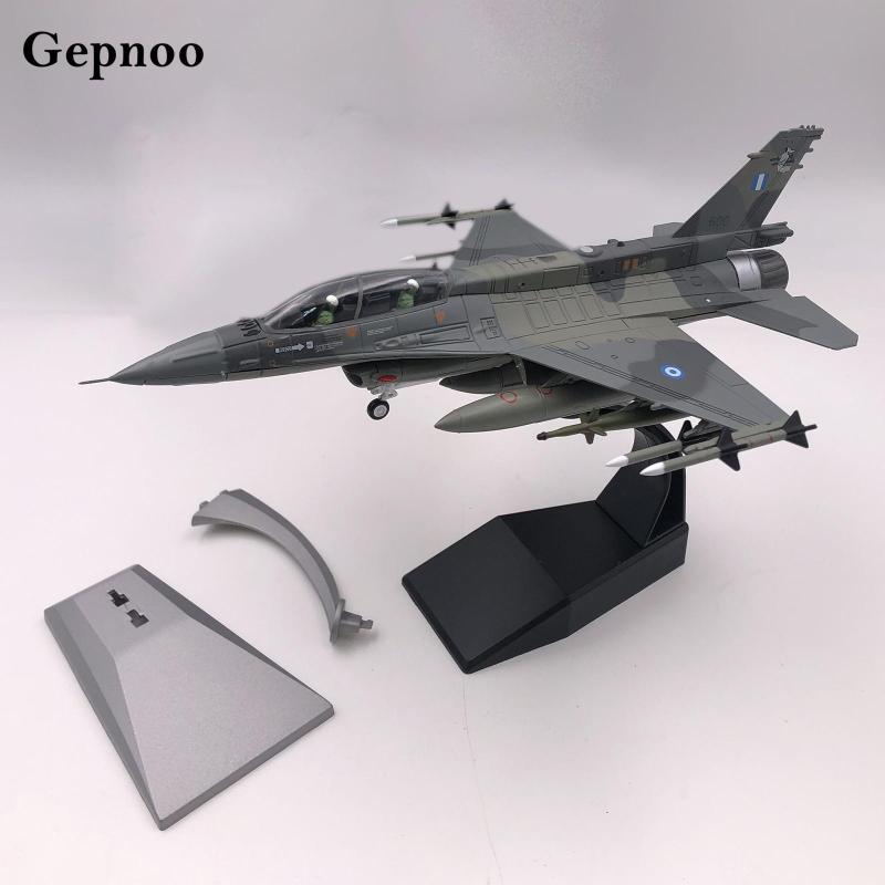 [Gepnoo] 1/72 F16D Fighter Model ของที่ระลึกพร้อมขาตั้งจอแสดงผล 2 ช่องสําหรับตู้ทีวี Cafe