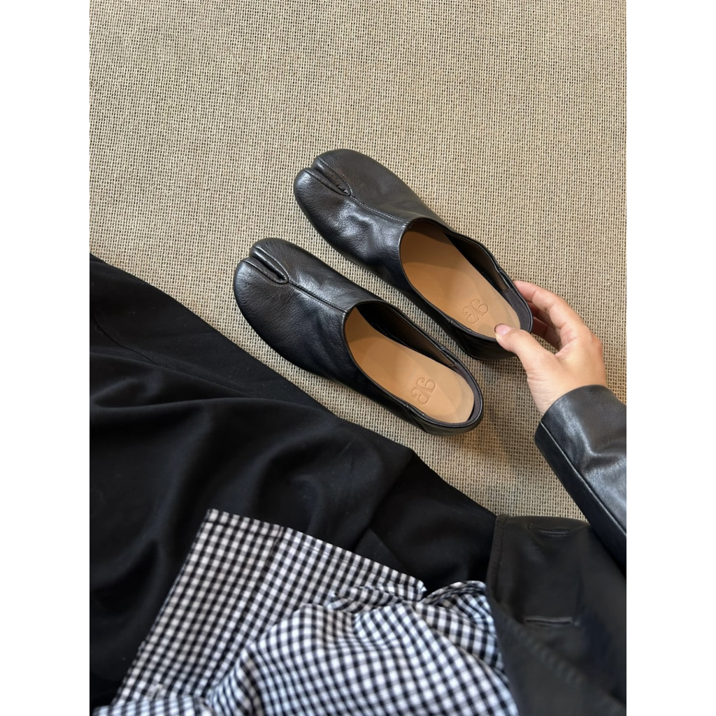 ฤดูใบไม้ผลิ Retro แยก-Toed หมู Hoof รองเท้าผู้หญิง 2026 Casual ด้านในเพิ่มความสูง 2 สวมใส่ส้นเตี้ยรองเท้าหนังขนาดเล็ก