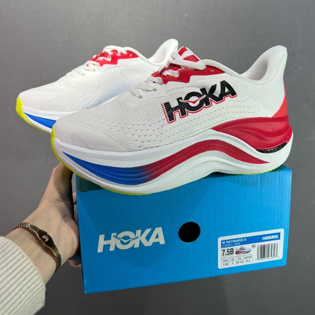 รองเท้าวิ่ง Hoka Skyward X และ Hoka Clifton 9 สำหรับทั้งผู้ชายและผู้หญิง