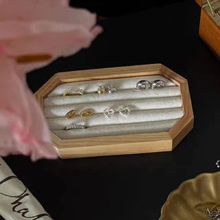 【ถาดสำหรับจัดแสดงแหวน】ถาดเก็บกล่องเครื่องประดับ ถาดใส่เครื่องประดับรูปวอลนัท ต่างหู สร้อยคอ กำไลข้อมือ อุปกรณ์ถ่ายภาพ