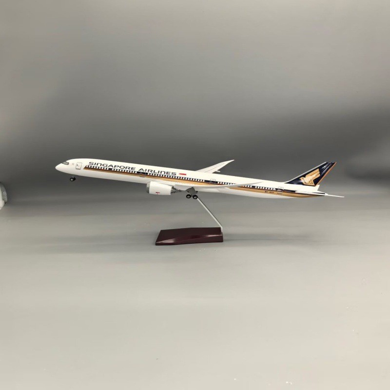 เครื่องบิน 47 ซม. รุ่น B787-10 Airliner พร้อม Landing Rack รุ่น