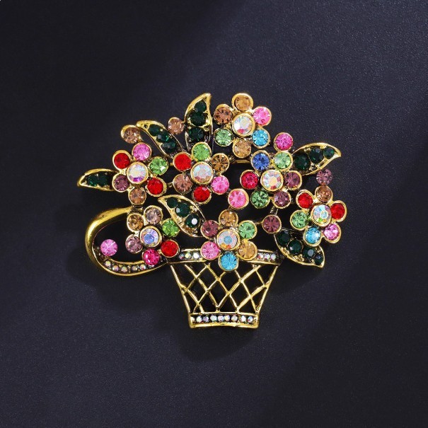 เข็มกลัดตะกร้าดอกไม้สไตล์ย้อนยุค อุปกรณ์ประดับเสื้อผ้าพรีเมียมสำหรับวันพิเศษ และเป็นของขวัญที่เหมาะสำหรับสุภาพสตรี