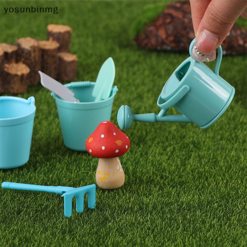 Yosunbinmg] 1:12 Dollhouse Miniature บัวรดน้ํา Buet Sprinkler Shovel รุ่นเครื่องมือทําสวนตกแต่งของเล่นตุ๊กตาเครื่องใช้ในบ้านใหม่
